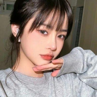 人气爱豆被曝与神秘男子同车离开，一个月豪宅门口画面流出
